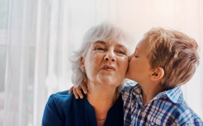 Relação afetiva entre avós e netos traz benefícios para todos