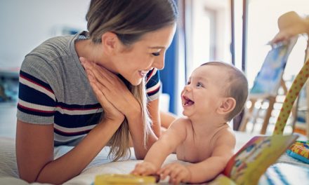 A educação da mãe é essencial no desenvolvimento cognitivo das crianças nos primeiros anos de vida