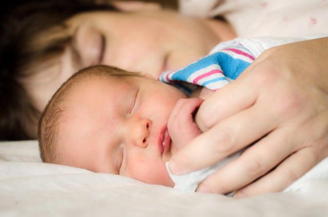 OMS pede atenção de qualidade para mulheres e recém-nascidos no período pós-natal